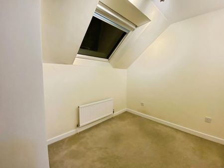 3 bedroom terraced house to rent - Photo 3