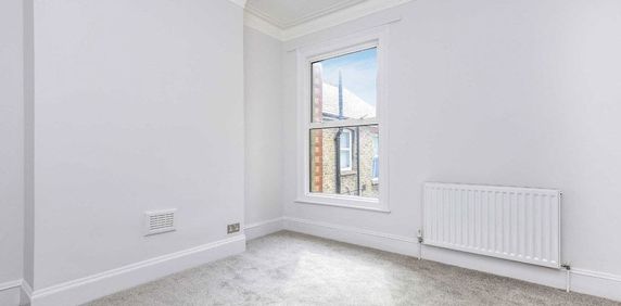 Radbourne Road, SW12 0EF, London - Photo 2