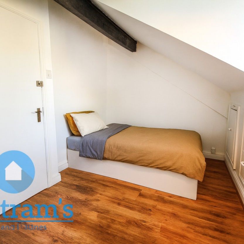 1 bed Apartment for Rent - Photo 1