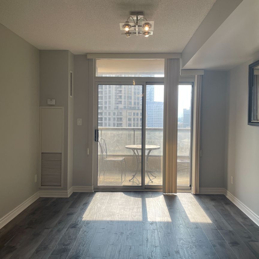 For Lease - 3880 Duke of York Boulevard Unit# 1503, Mississauga, Ontario - Photo 1