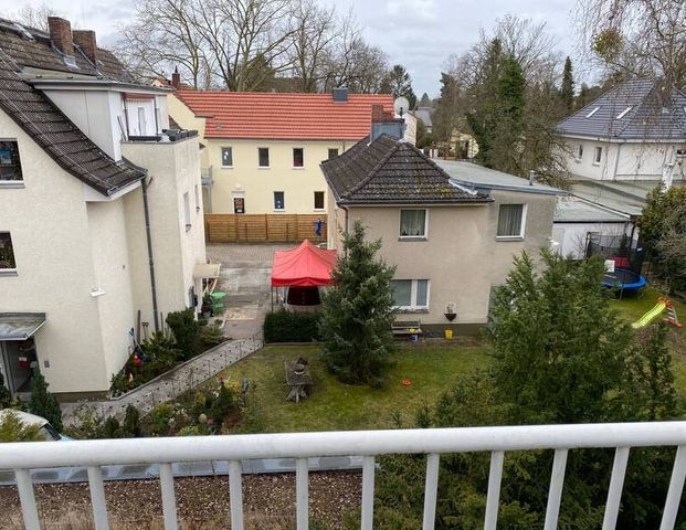 Einziehen und wohlfühlen! Möbilierte und sanierte 2-Zimmerwohnung mit Balkon -keine WG- - Photo 1
