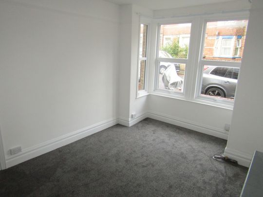 5 bed Terraced - To Let - Photo 1