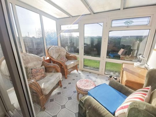 2 bedroom bungalow to rent - Photo 1