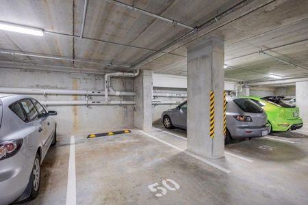 Panoramic City & Harbour Views, 1 Bedroom, 1 Study - Photo 3