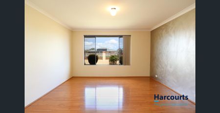 Spacious Home inc. Study, Theatre & Activity - Photo 4