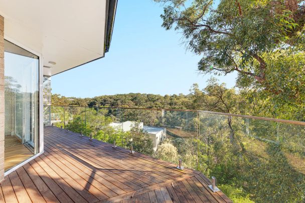 North-Facing, Impeccably Renovated Five Bedroom Family Home Close to Everything - Photo 1