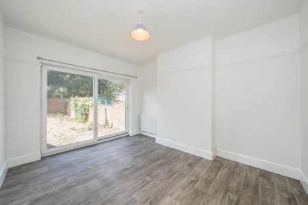 Russell Road, Twickenham, TW2 - Photo 2