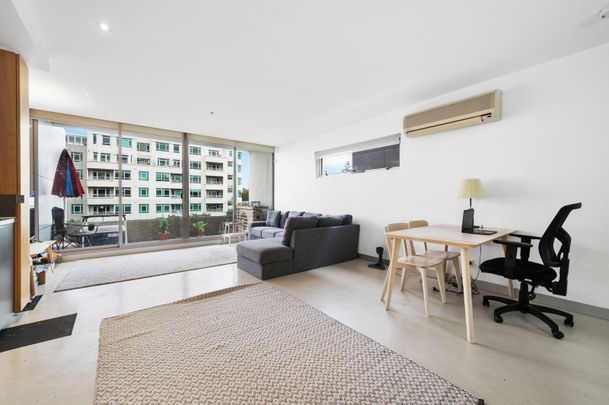 Light, Location and Sensational Views - Photo 1