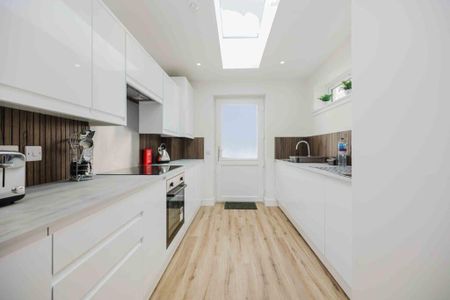 6 bedroom flat share to rent - Photo 4