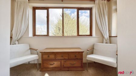 5 bedroom detached house to rent - Photo 2