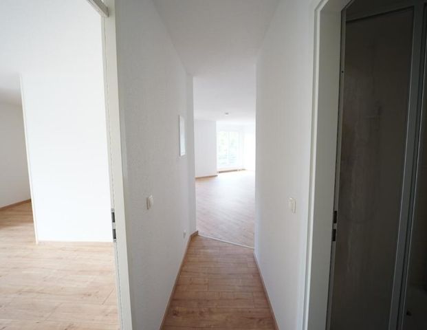 // großzügige 2- Raum Wohnung ** TG-Stellplatz // - Foto 1