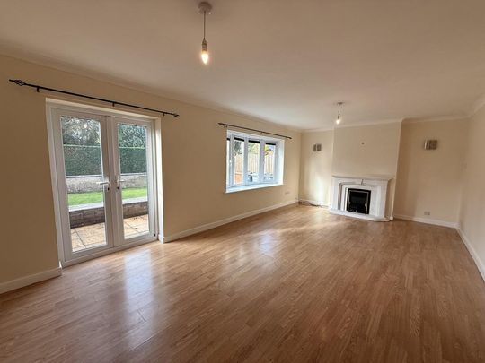 3 bedroom semi-detached house to rent - Photo 1