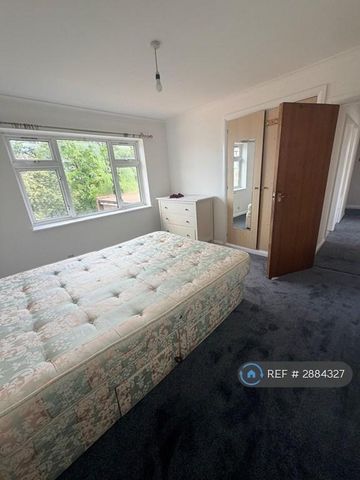 2 bedroom flat to rent - Photo 3