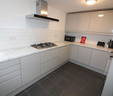 1 bedroom in a house share to rent - Photo 6