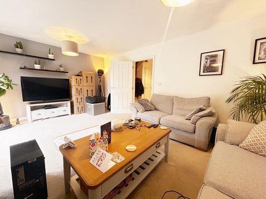 4 bedroom detached house to rent - Photo 1