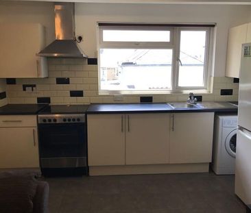 3 bedroom apartment to rent - Photo 2