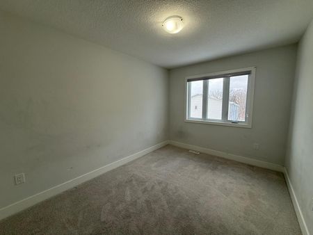 For Lease - 990 Deveron Crescent Unit# 3, London South, Ontario - Photo 4
