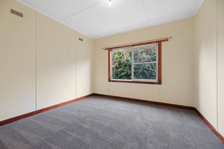 4434m2 Home with Large Shed - Photo 4