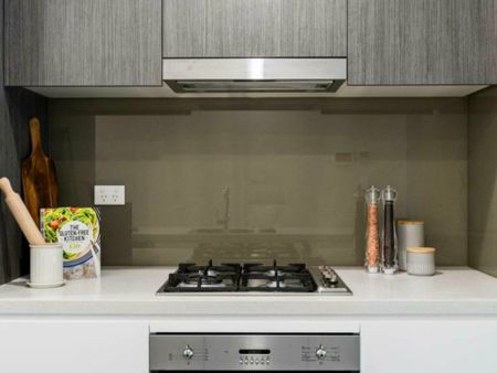 Modern & Bright 1 Bedroom Apartment ! - Photo 5