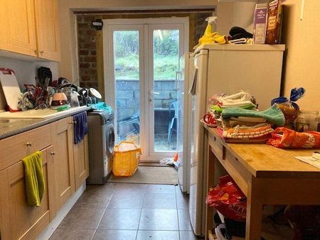 3 bedroom terraced house to rent - Photo 4