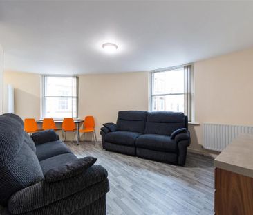 4 bedroom apartment to rent - Photo 3