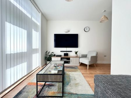 2 Bed Flat, Brattain Court, W3 - Photo 2