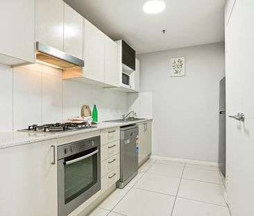 Modern Apartment in Prime Parramatta CBD Location - Photo 4
