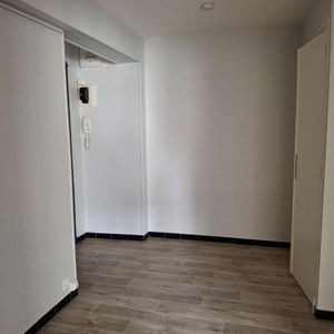Appartement F1 bis, en très bon état locatif (Proche Centre VICHY & Lycées) - Photo 2