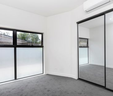 Modern Comfort! - Photo 1