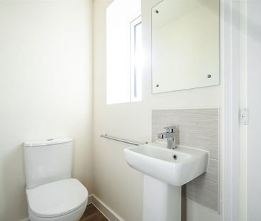 3 bedroom semi-detached house to rent - Photo 6