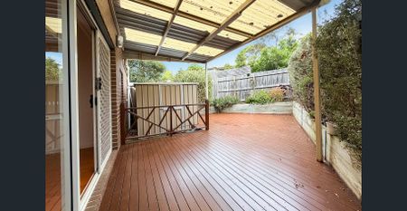 Stylish, Low-Maintenance Living in a Quiet Court - Photo 4