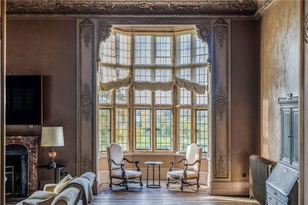 Unique opportunity to rent a charming Grade II listed property in the heart of the Cotswolds. - Photo 5