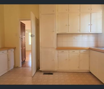 Family Comfort in the Box Hill High School Zone - Photo 5