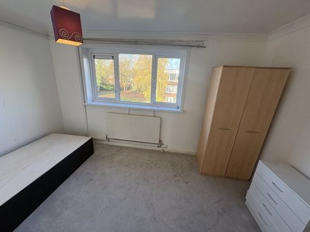 2 bedroom flat to rent - Photo 5