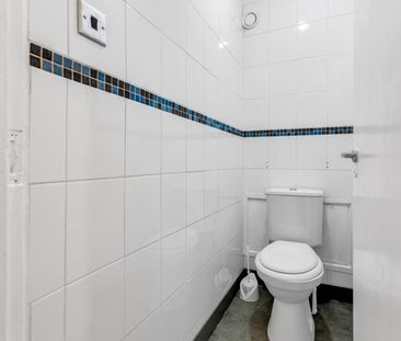 2 bedroom Flat To Let - Photo 4