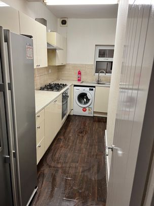 3 Bed Terraced House, Matlock Road, E10 - Photo 1