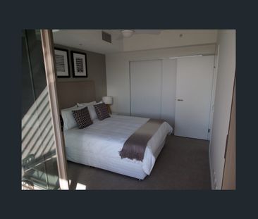 Enjoy the lifestyle this quality 1 bedroom furnished apartment can ... - Photo 6