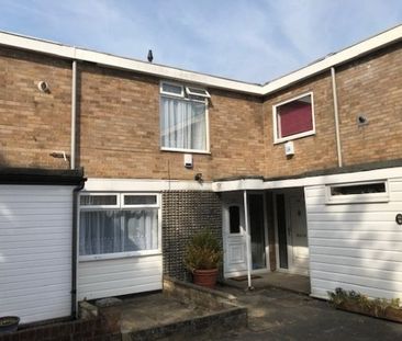 LEE CHAPEL NORTH, BASILDON - Photo 3