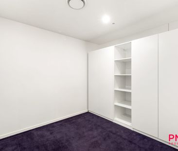 Spacious 2 bedroom apartment in unrivalled location - Photo 3