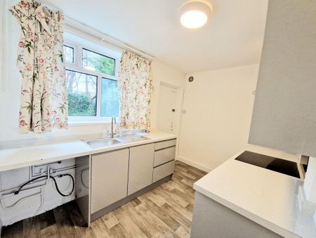 3 bedroom terraced house to rent - Photo 3