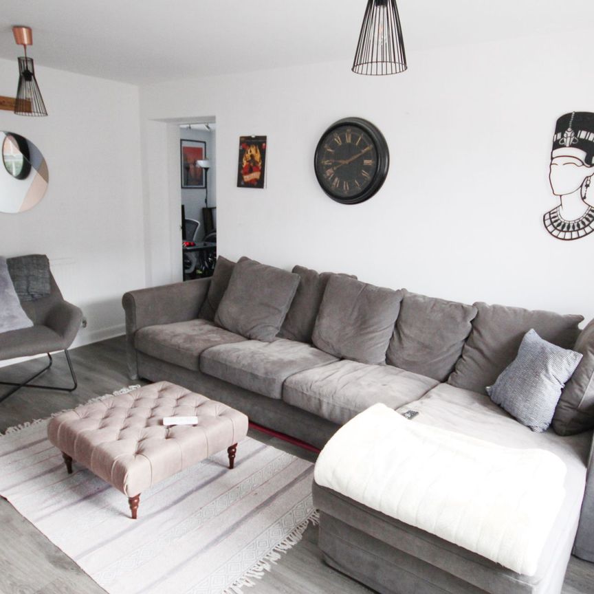 Palmdale Gardens, Warrington - Photo 1