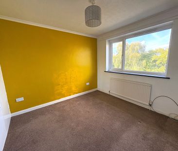 3 bed end of terrace house to rent in Ian Close, Bexhill-On-Sea, TN40 - Photo 3