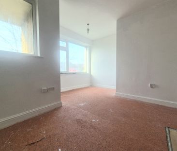 Cumberland Close, Halifax - Photo 2