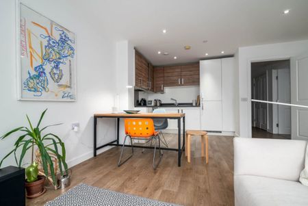 flat 303, Moro Apartments, 22 New Festival Avenue, London E14 6FT, UK, London - Photo 4