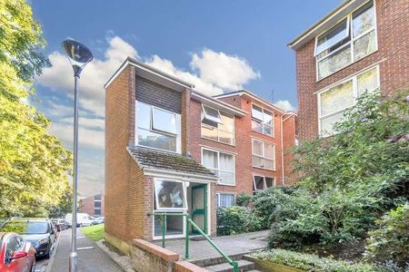 Reading, Berkshire, RG30 - Photo 5