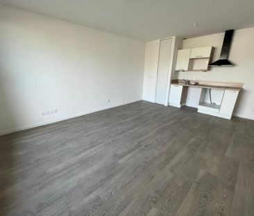 Location Appartement 2 pièces 42m² MONTLOUIS SUR LOIRE 37270 - Photo 6