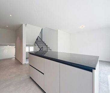 INCROYABLE VILLA NEUVE DE 4.5 PIECES ALLIANT MODERNITÉ ET QUALITÉ D... - Foto 1