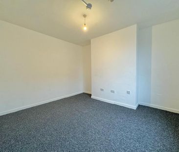 4 bedroom terraced house to rent - Photo 2