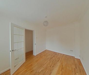 3 bedroom detached house to rent - Photo 4