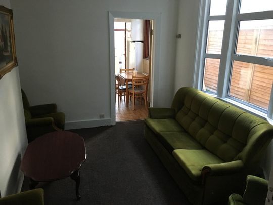 Room in a Shared House, Ruckholt Road, E15 - Photo 1